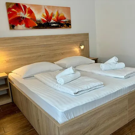 Bed & Breakfast & Pansion Odmor Rovanjska