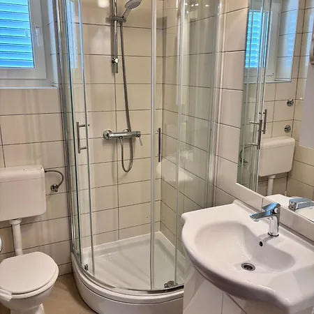 & Pansion Odmor Bed & Breakfast Rovanjska
