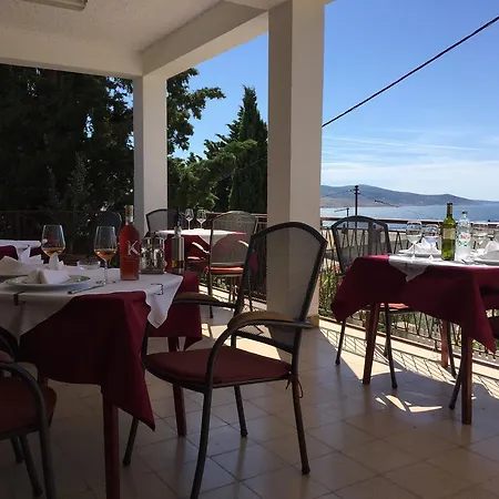 Bed & Breakfast & Pansion Odmor Rovanjska