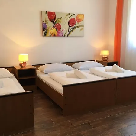 Bed and breakfast & Pansion Odmor 4*