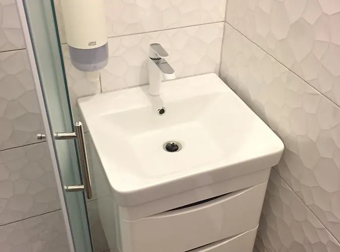 B&B & Pansion Odmor 로바니스카