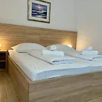 & Pansion Odmor فندق مبيت وإفطار روفانجسكا