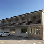 & Pansion Odmor فندق مبيت وإفطار