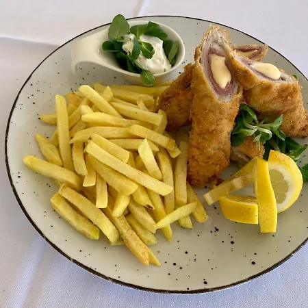 Frühstückspension & Pansion Odmor 3*