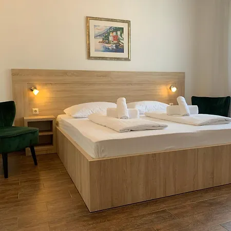 & Pansion Odmor 3* Rovanjska