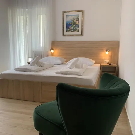 Frühstückspension & Pansion Odmor 3*