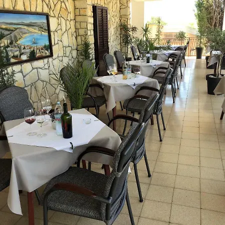 & Pansion Odmor فندق مبيت وإفطار