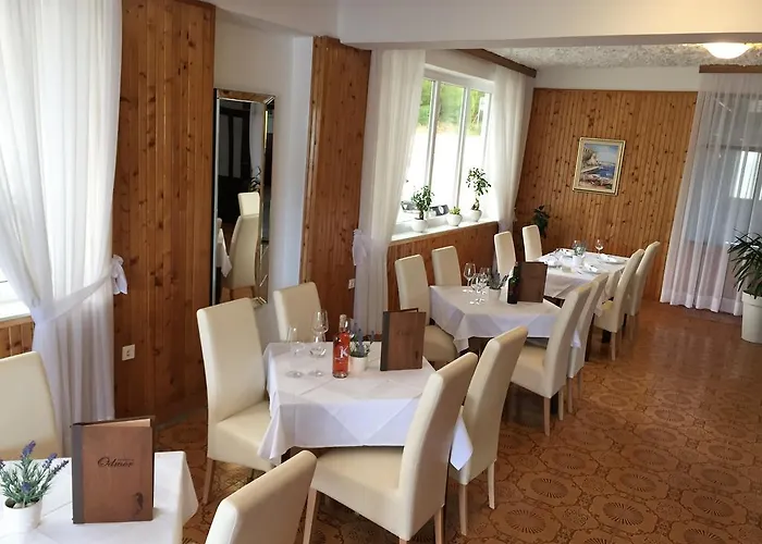 & Pansion Odmor Bed & Breakfast